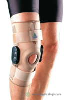 Oppo 1036 Multiorthosis Knee Brace Ukuran S